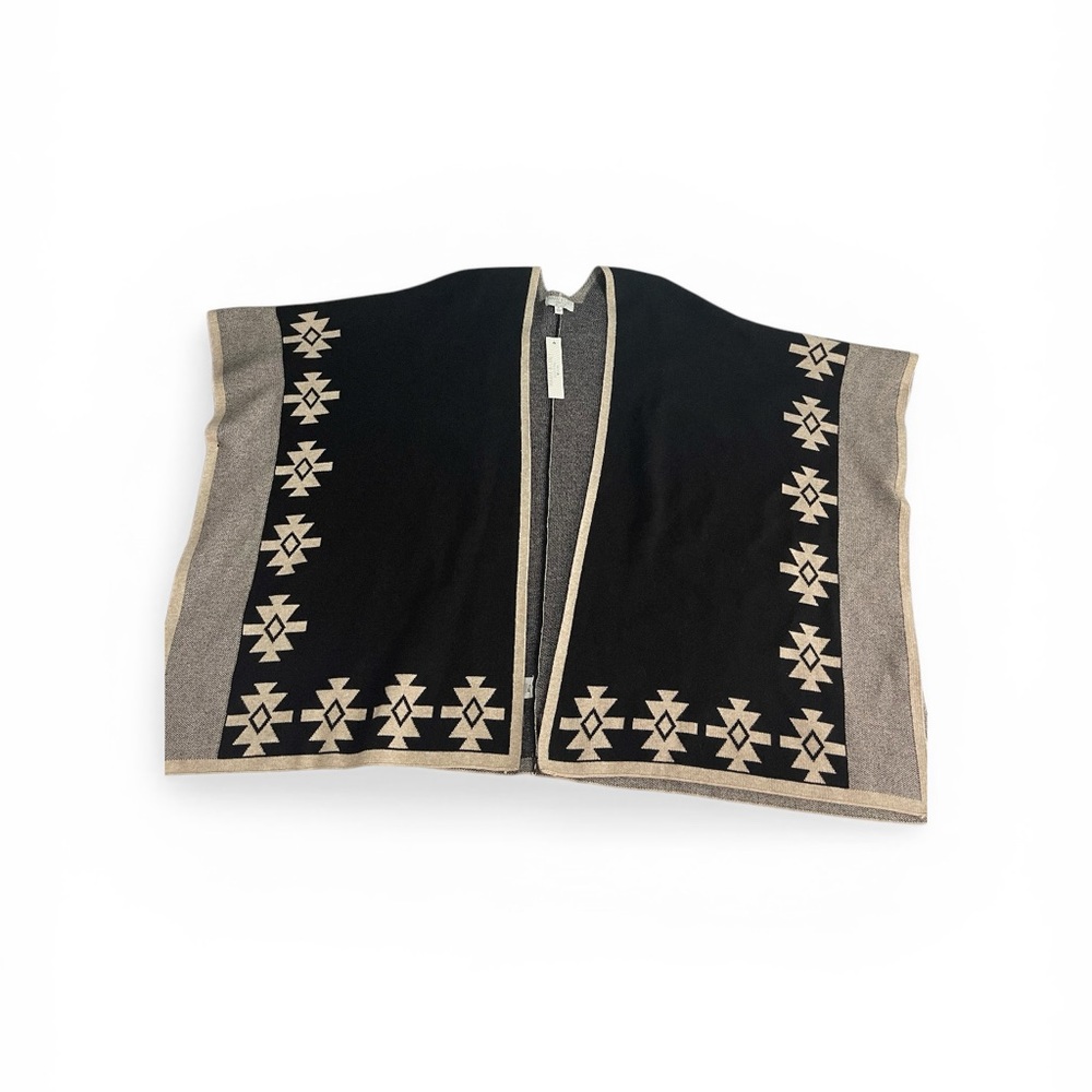 Warm and Cozy Lifestyle Women’s S western open‎ front Aztec poncho black/cream
